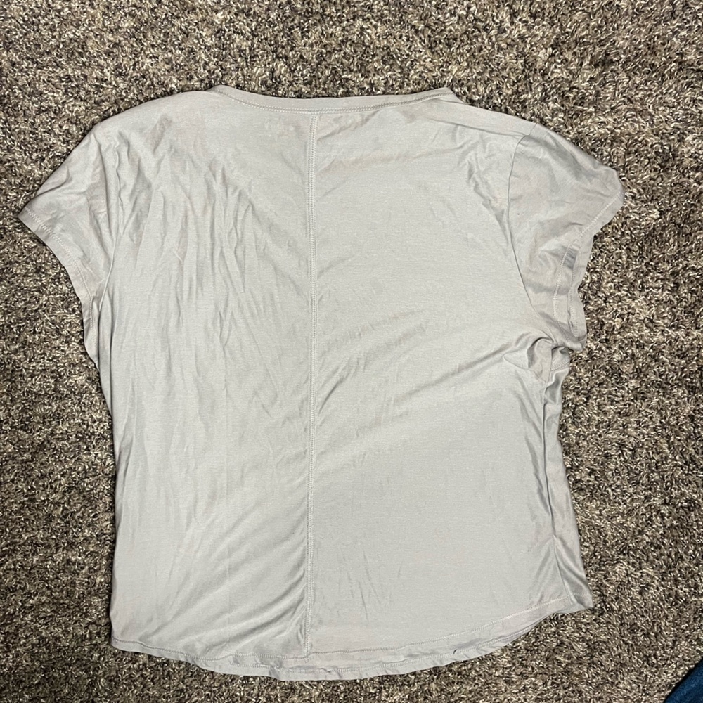 Women's Old Navy Active Tee Gray Size Medium - Picture 7 of 7